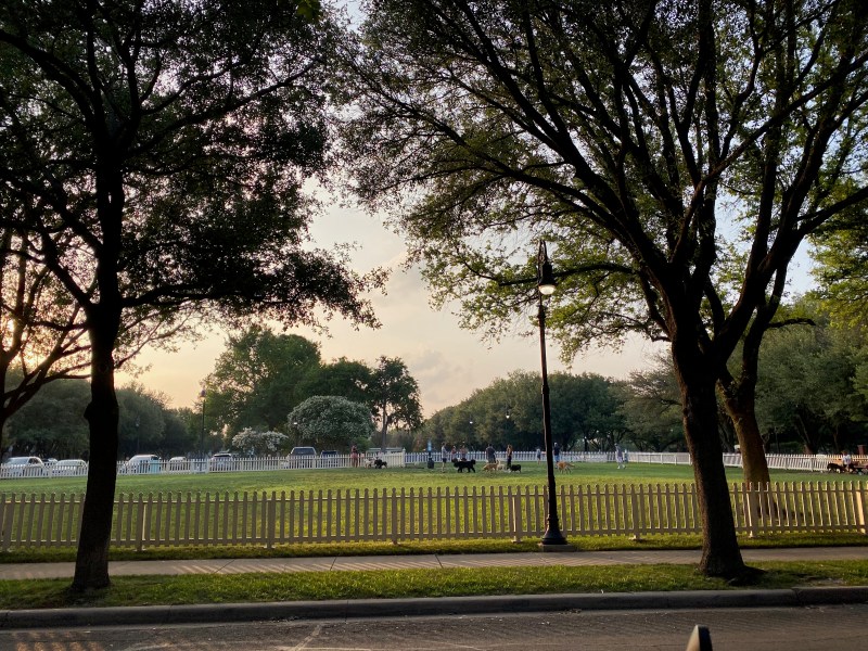 A quiet residential neighborhood between Deep Ellum and Downtown Dallas with beautiful historic homes. 